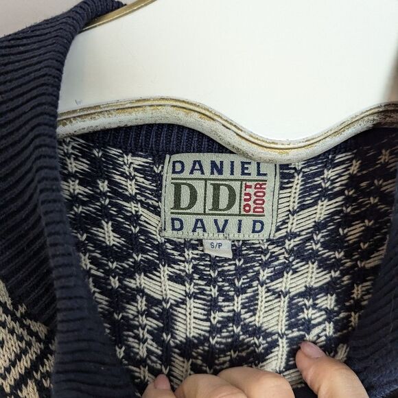 Vintage Daniel David Fair Isle Sweater – Zip Mock Neck – Size Small - Picture 6 of 10